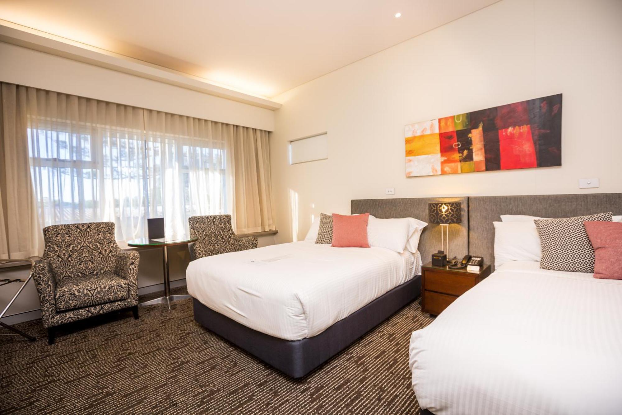 Calamvale Hotel Suites And Conference Centre Brisbane Esterno foto